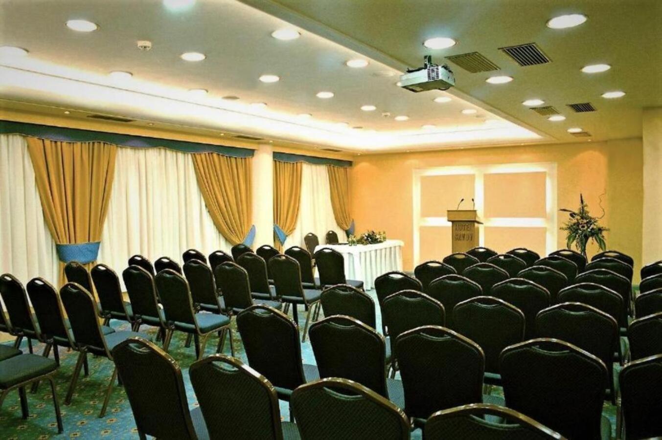 Savoy Отель 3*